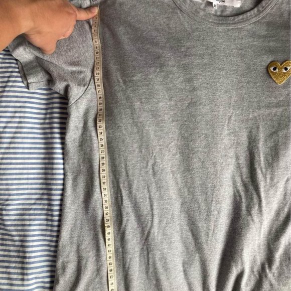 Play CDG Comme des garçons - Gray men’s t-shirt with golden heart - M size fits - Picture 2 of 3